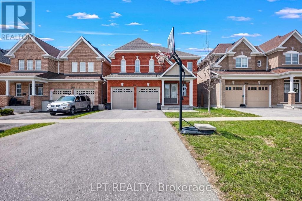 1852 Grandview Street N, Oshawa (taunton)