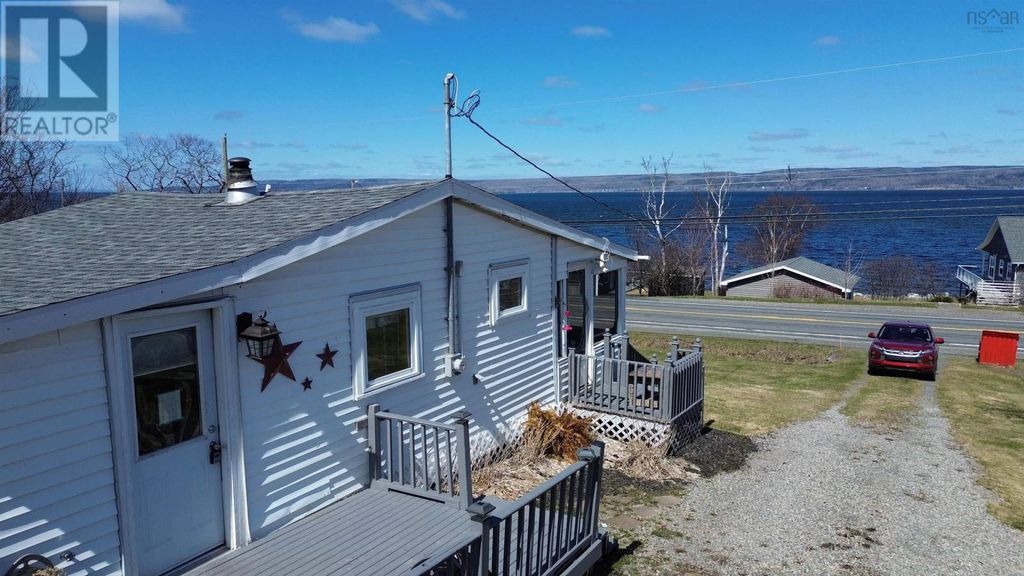 7403 East Bay Highway, Big Pond