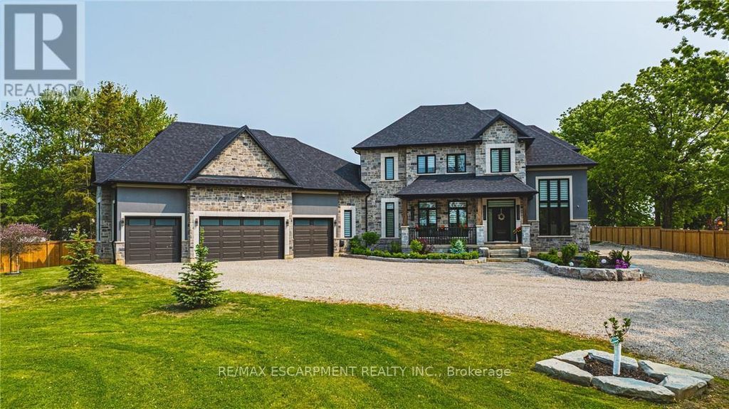 8378 Chippewa Road E, Hamilton (mount Hope)