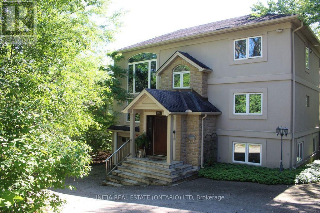 754 Riverside Drive, London North (north Q)