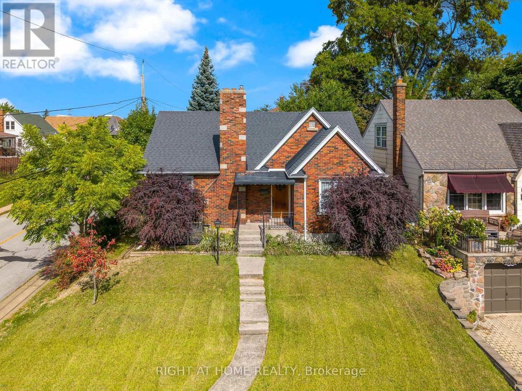 5201 Valley Way, Niagara Falls (cherrywood)