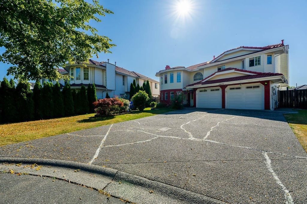 8879 141b Street, Surrey