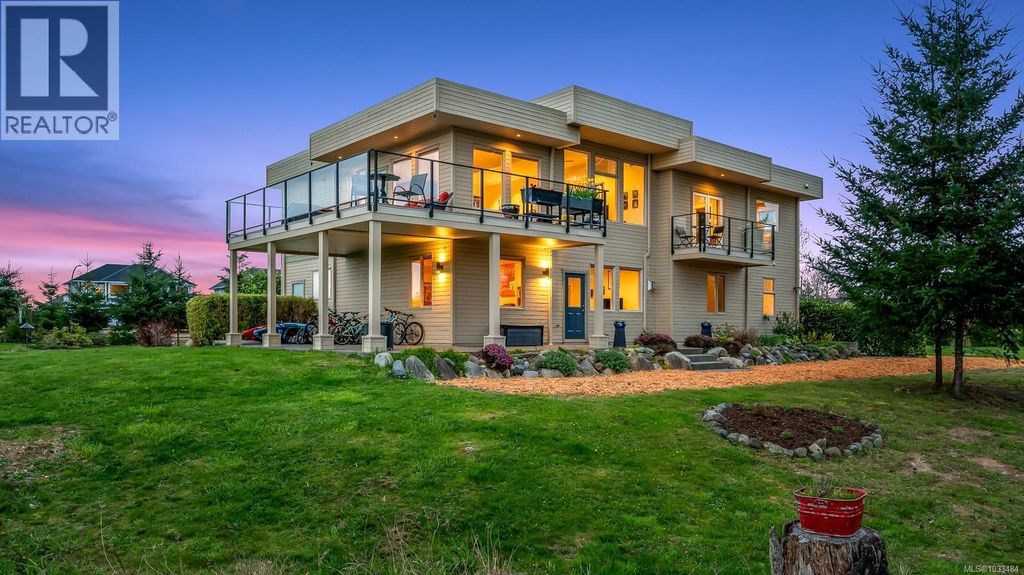 3389 Rhys Rd, Courtenay