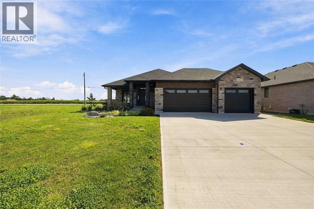 6747 Griffin Drive, Plympton-Wyoming