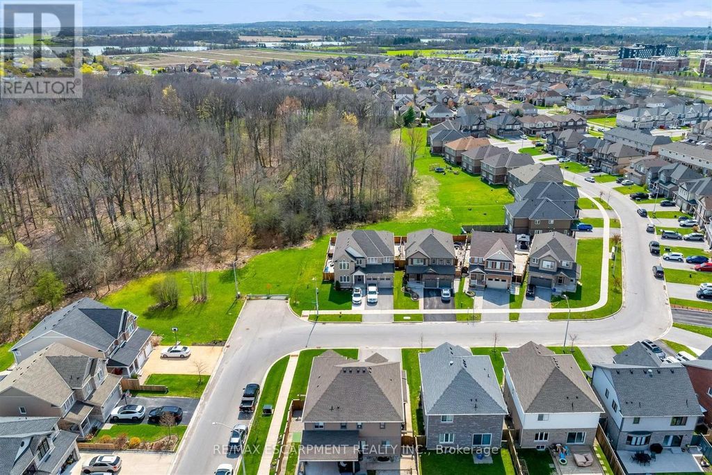 1 Elderberry Road, Thorold (confederation Heights)
