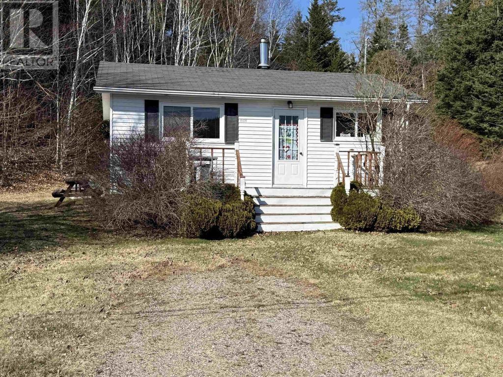 15576 Highway 316, Middle Country Harbour