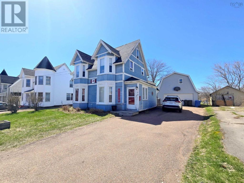 13 West Victoria Street, Amherst