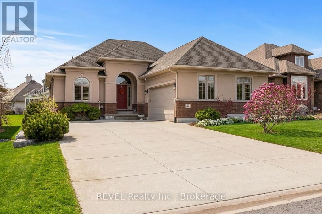 32 Magnolia Lane, Welland (hwy 406/welland)