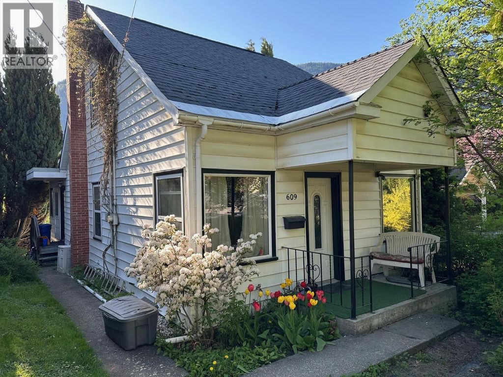 609 Second Street, Nelson