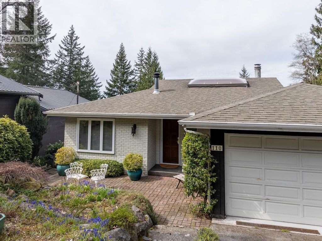 110 Oceanview Place, Lions Bay