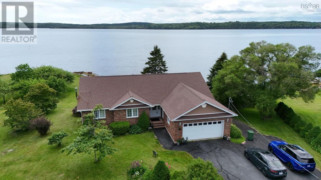 228 Ostrea Lake Road, Ostrea Lake