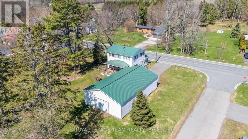 12106 Lakeshore Drive, South Dundas