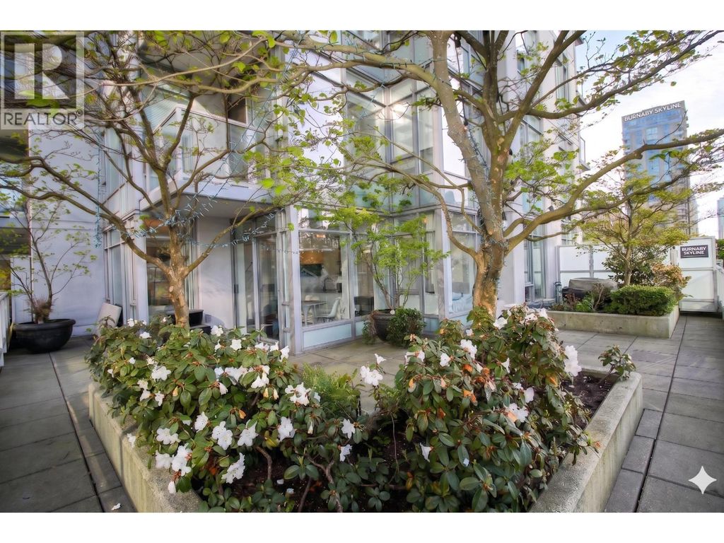 402 480 Robson Street, Vancouver