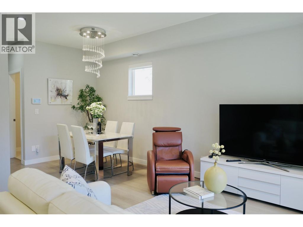32 7180 Lechow Street, Richmond