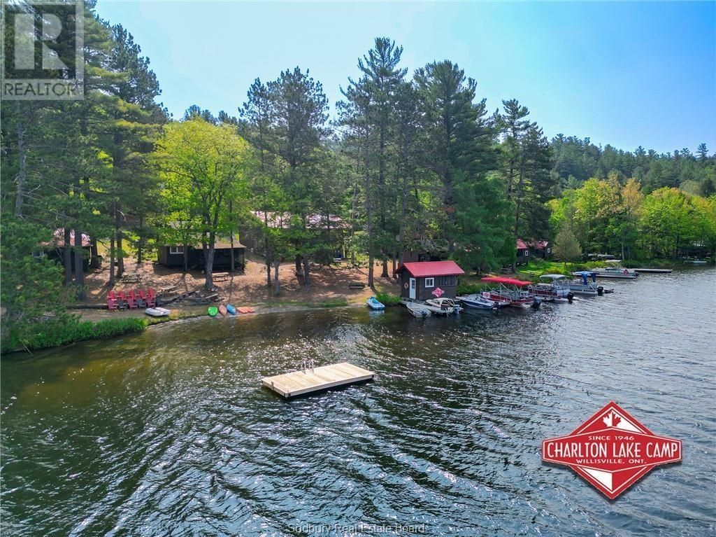 1086 Lake Street, Willisville