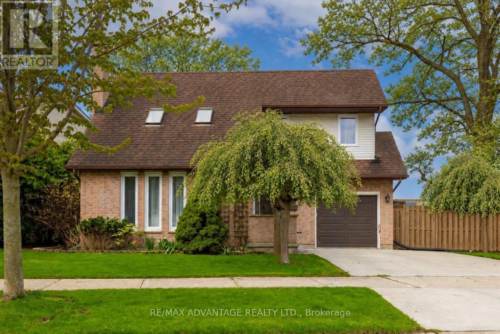 122 Barrydale Crescent, London North (north I)