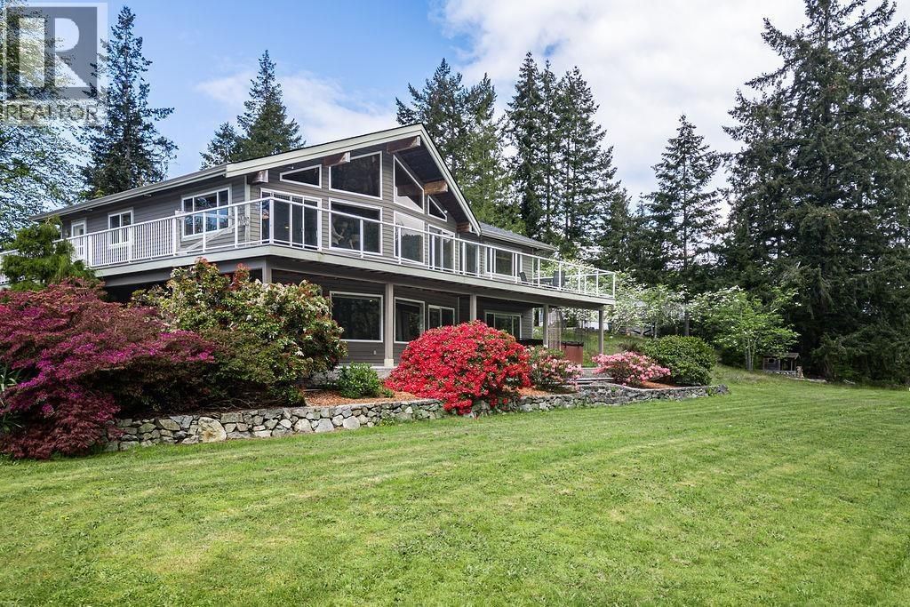 12800 Mainsail Road, Madeira Park