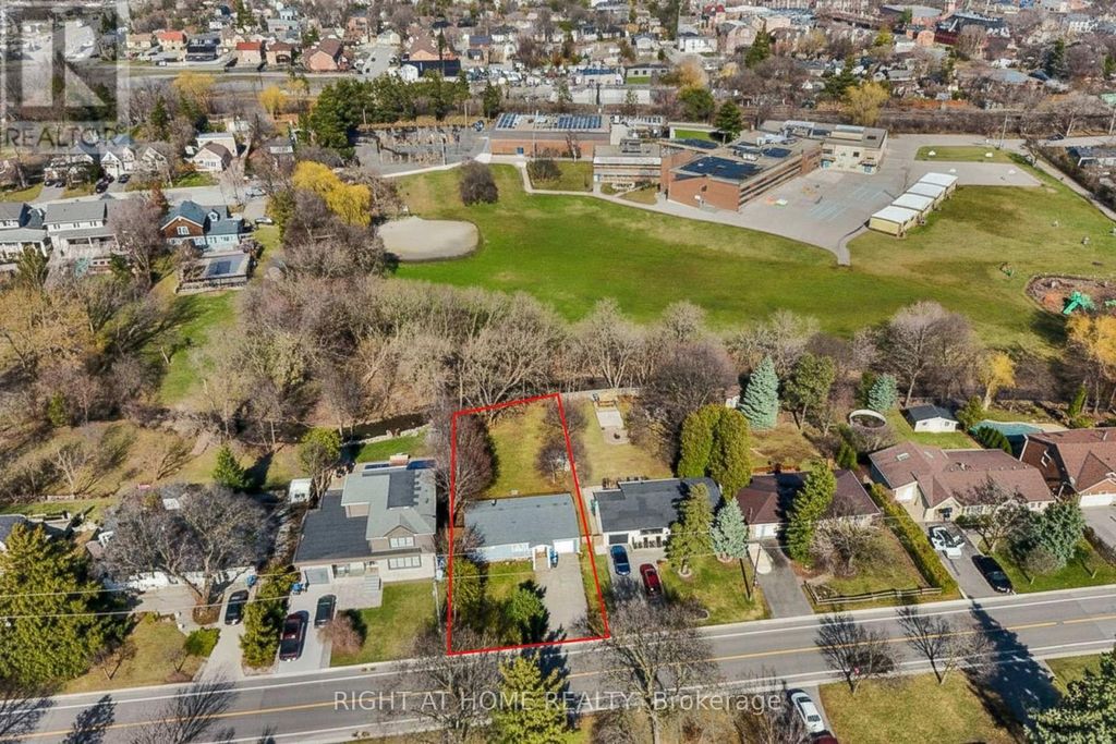 15 Pioneer Drive, Mississauga (streetsville)