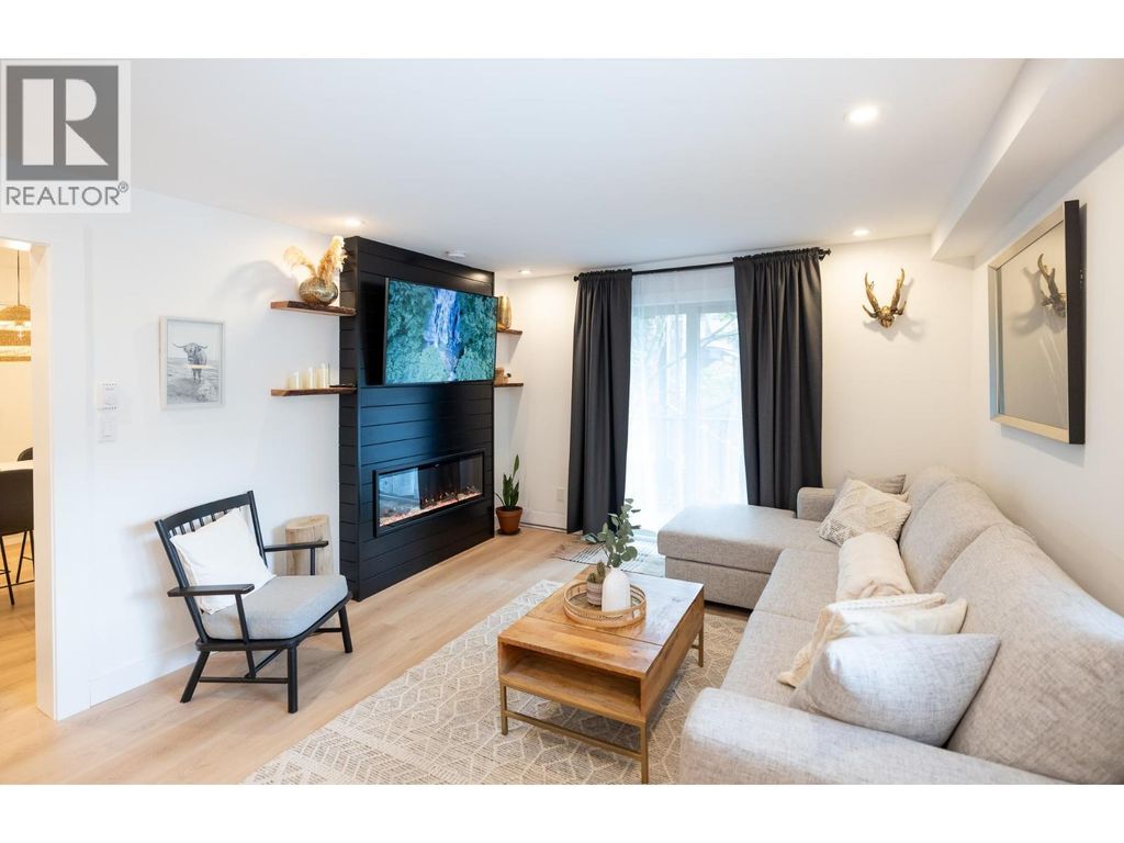 100 2021 Karen Crescent, Whistler