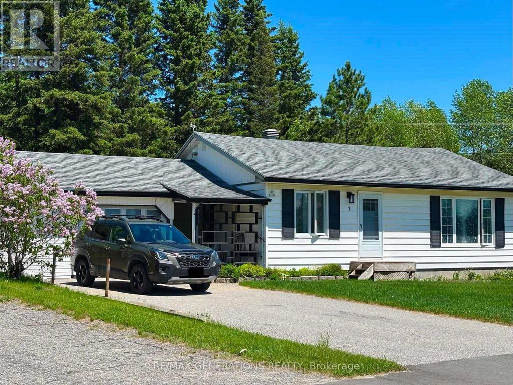 7 Swallow Drive, Manitouwadge
