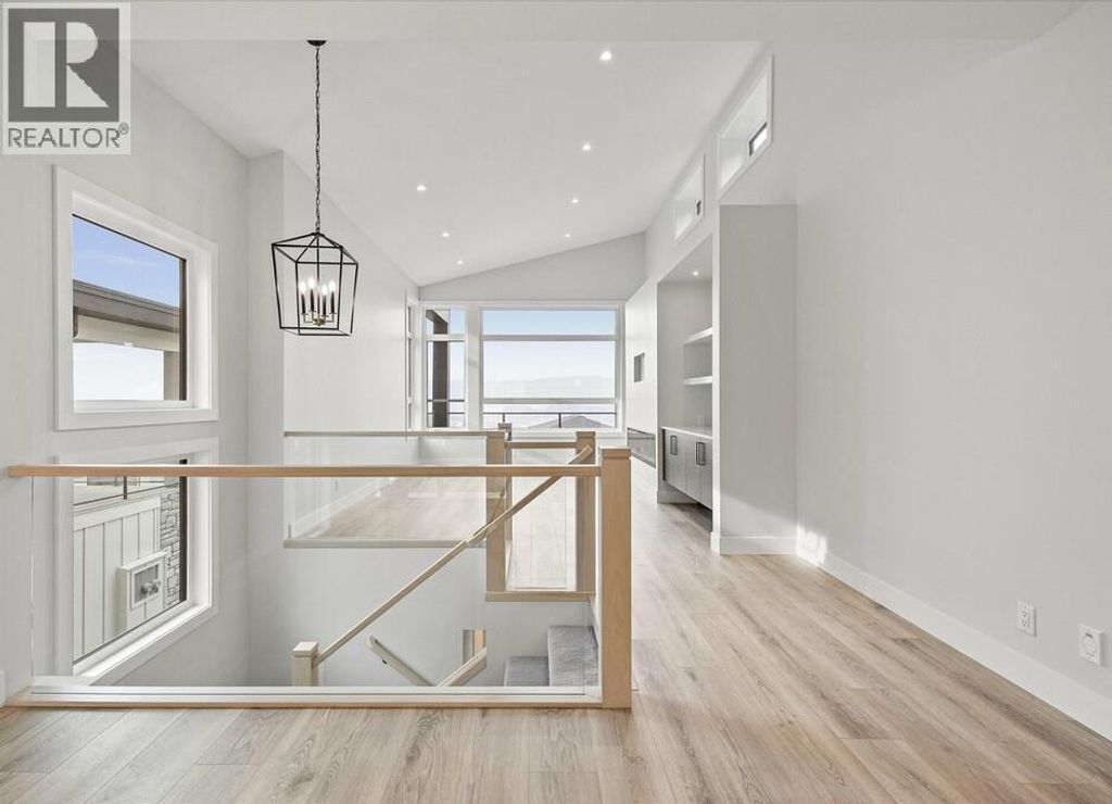 1221 Lone Pine Drive, Kelowna