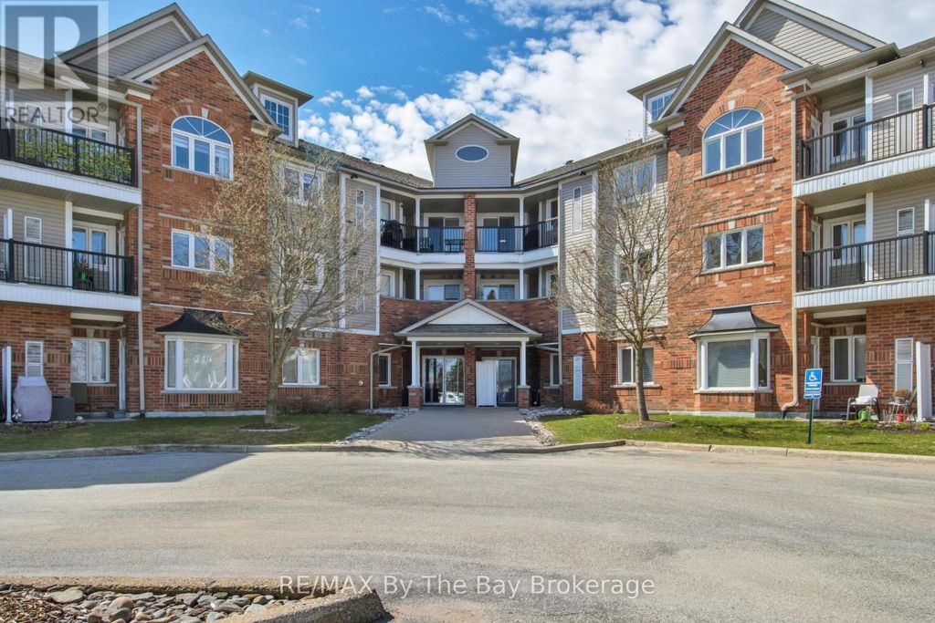 311 - 16 Westbury Road, Wasaga Beach