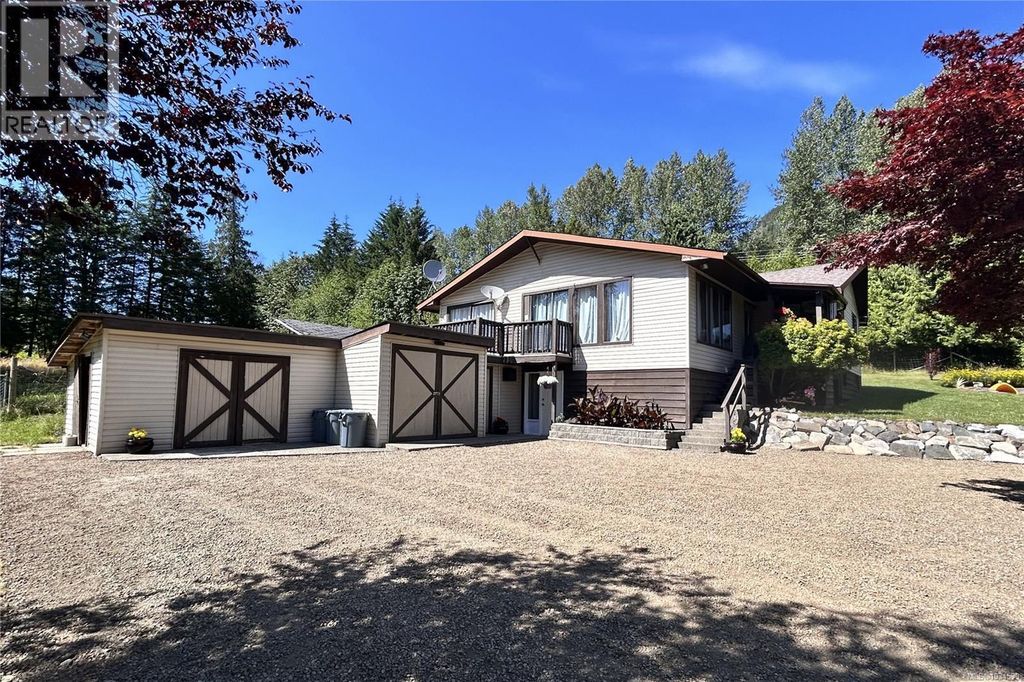 973 Island Hwy, Sayward