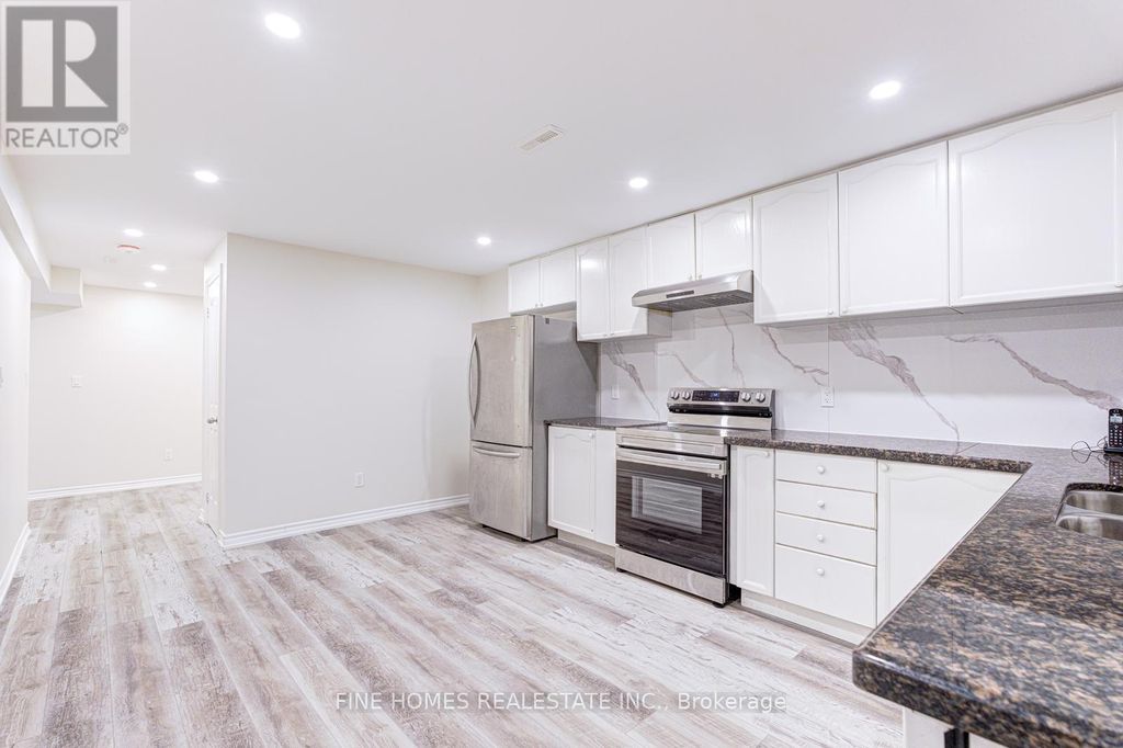 Lower - 28 Rockwood Crescent, Vaughan (beverley Glen)