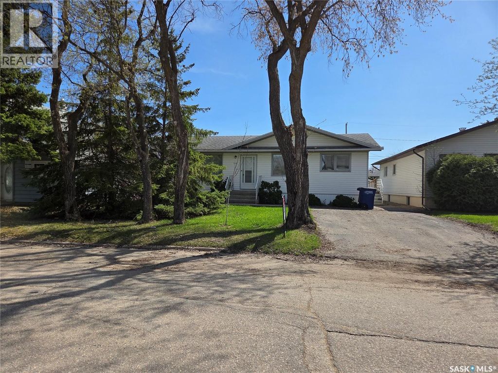 718 98th Avenue, Tisdale
