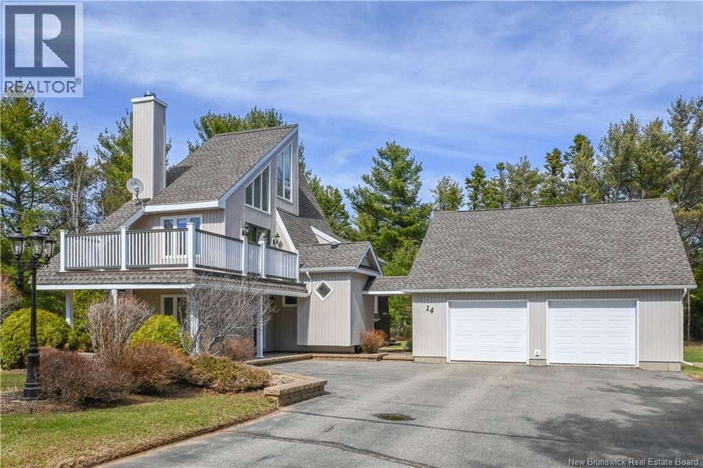 14 Chaleur Street, Maisonnette