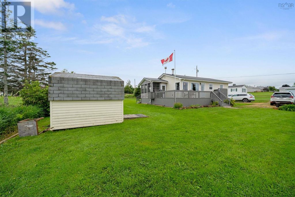 10 Sunrise Lane, Amherst Shore