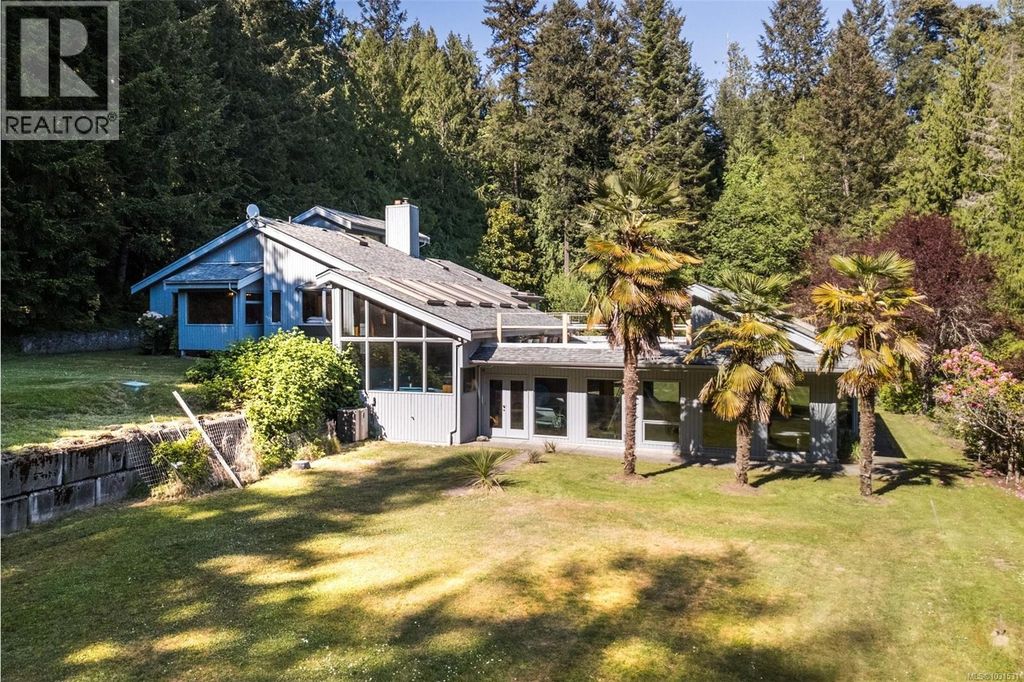 5630 Batu Rd, Saanich