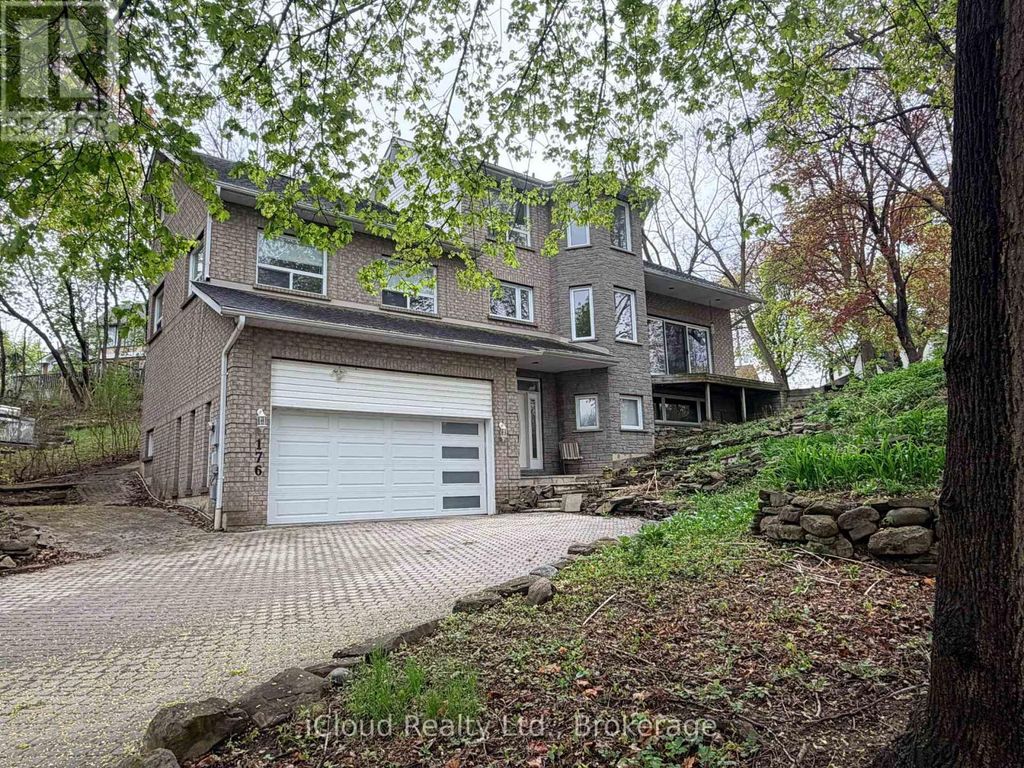 176 Wyndham Street, Mississauga (streetsville)