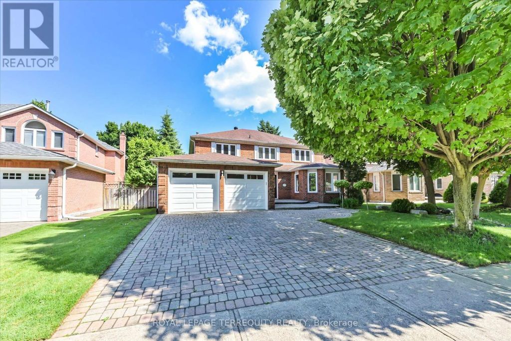 2216 Dunvegan Avenue, Oakville (fd Ford)