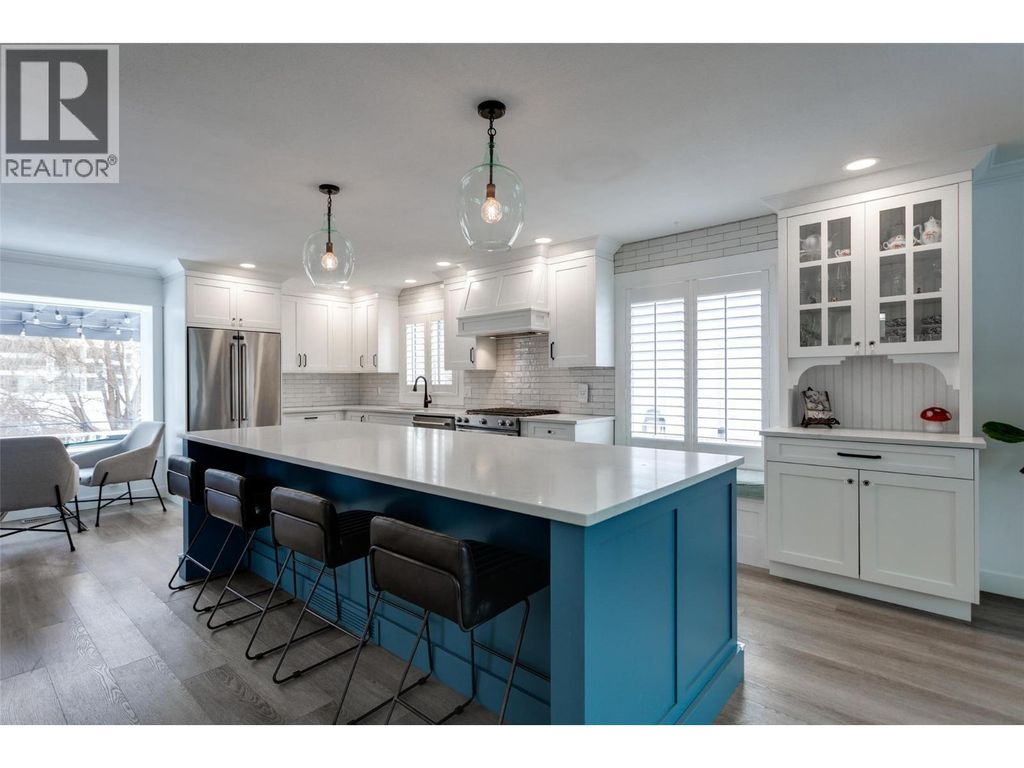 674 Cook Road, Kelowna