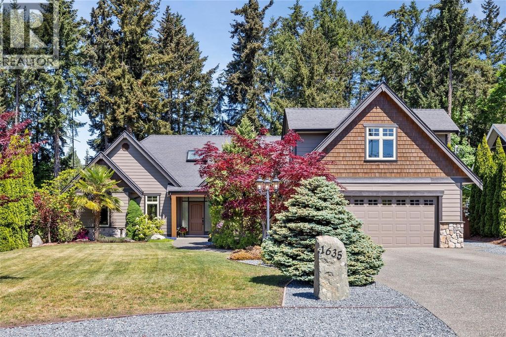 1635 Stone Lake Dr, Nanoose Bay