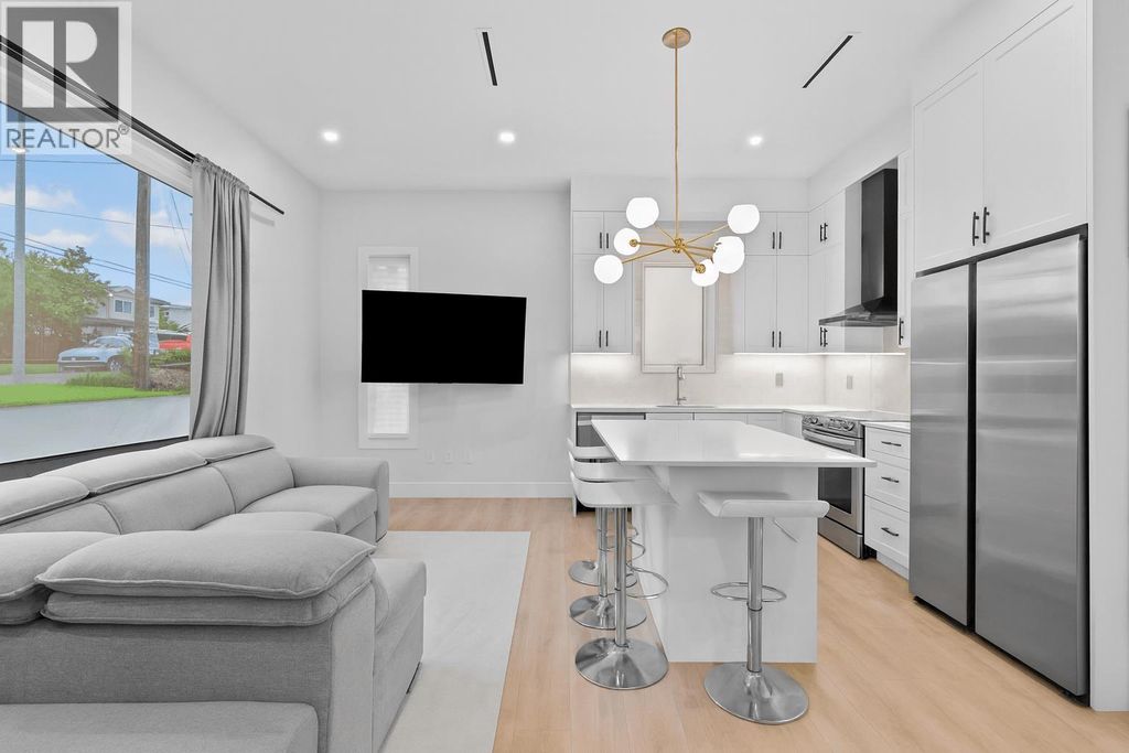 5499 Manor Street, Burnaby