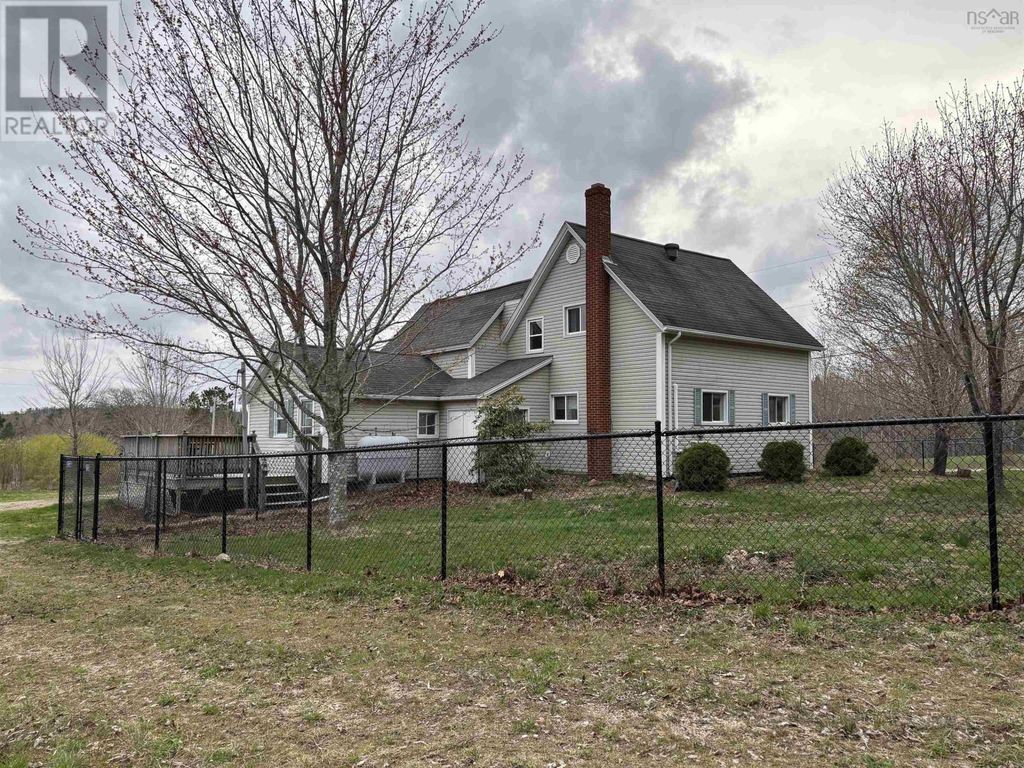 700 Farmington Road, Farmington