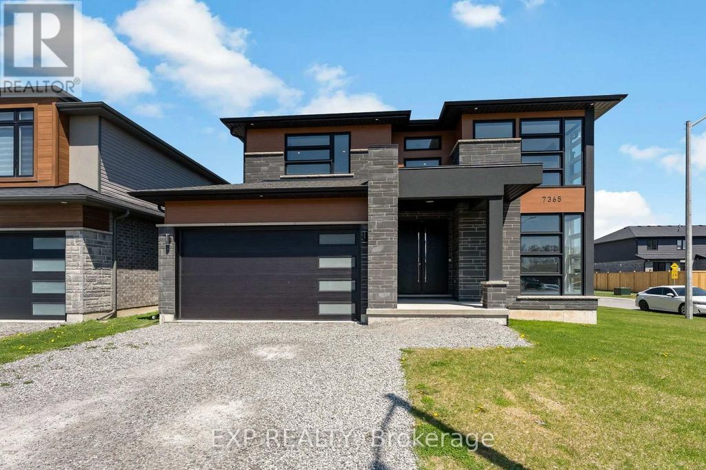 7365 Jonathan Drive, Niagara Falls (brown)