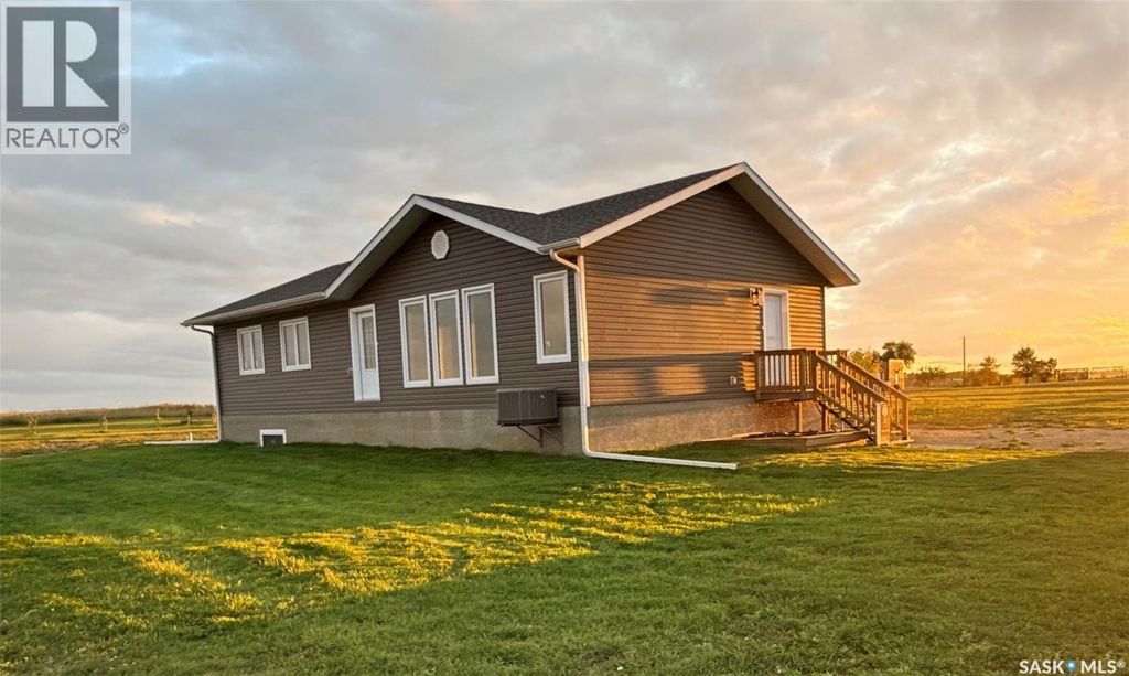 10 Jesse Bay, Last Mountain Lake