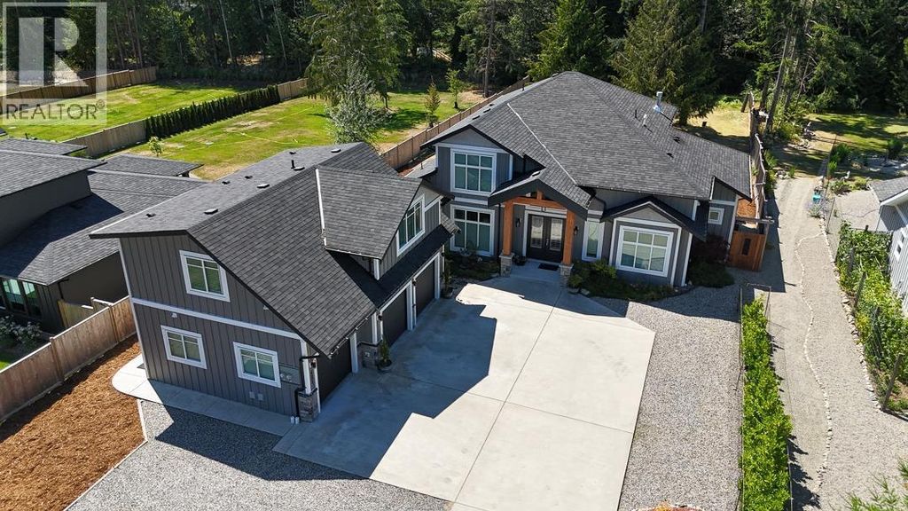 421 Solaz Place, Gibsons