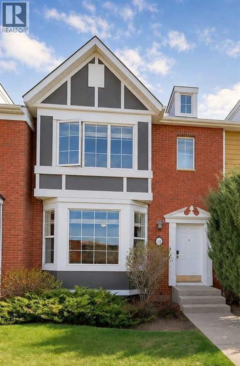 179 Rainbow Falls Drive, Chestermere