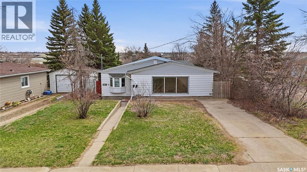 1065 Stadacona Street W, Moose Jaw