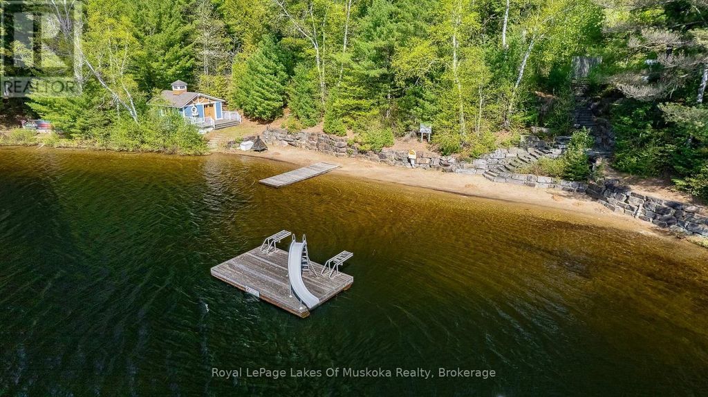 1020 Birch Glen Maple Cottage Week 5 Road, Lake Of Bays (mclean)