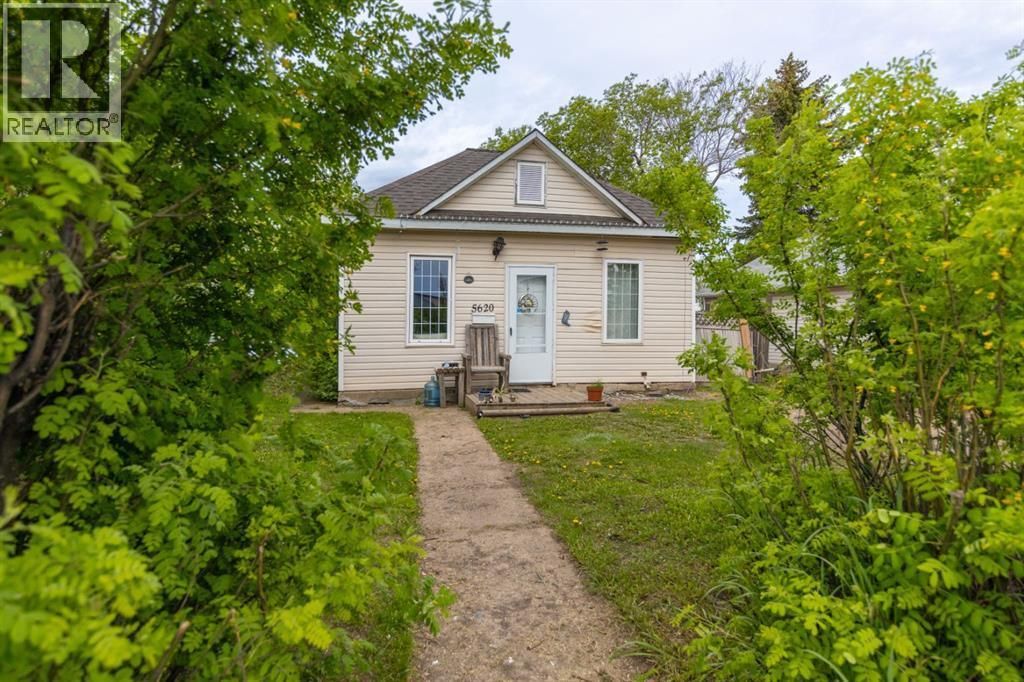 5620 49 Avenue, Lloydminster