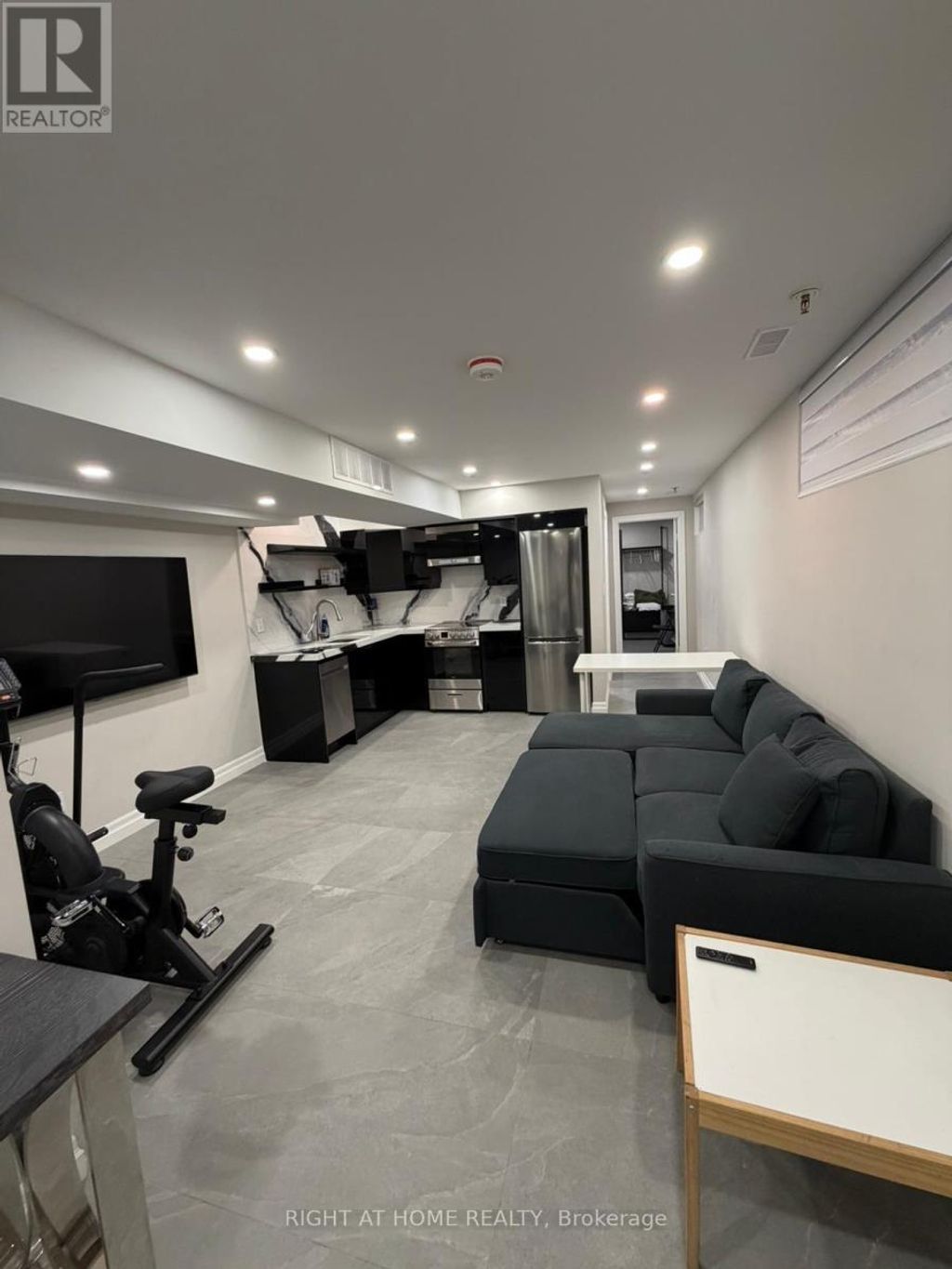 Lower - 18 Wroxeter Avenue, Toronto (north Riverdale)