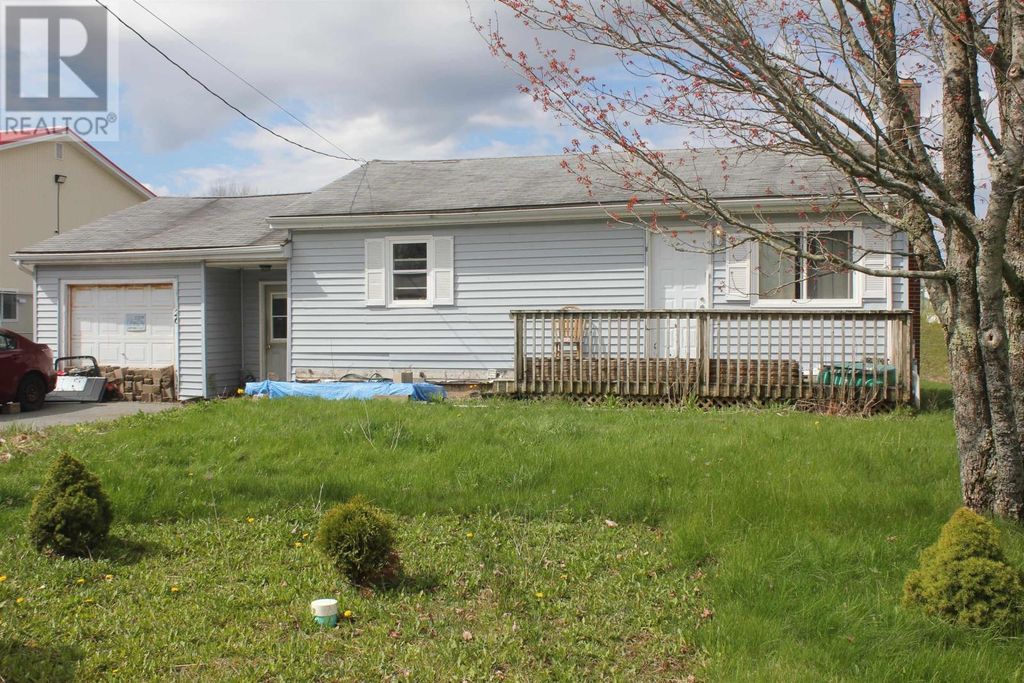 26 Highway 215, Shubenacadie