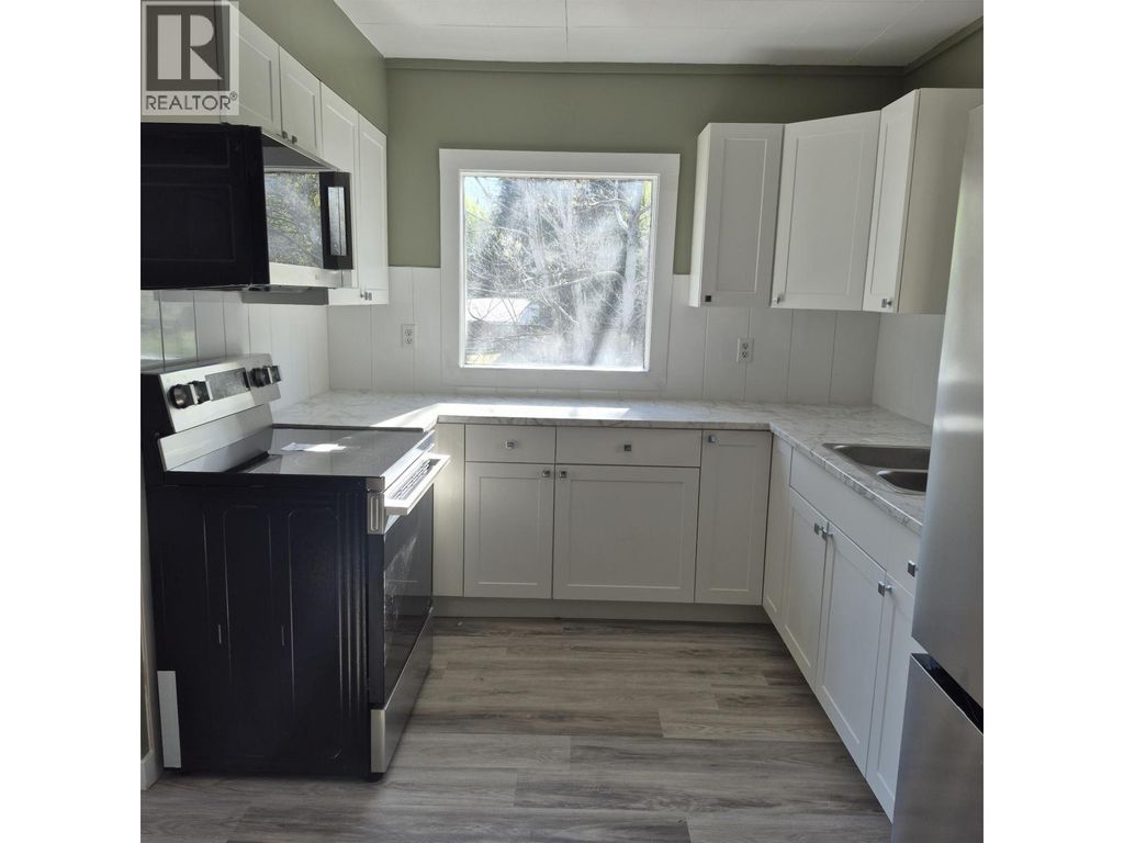 324 W 5th Street, Vanderhoof