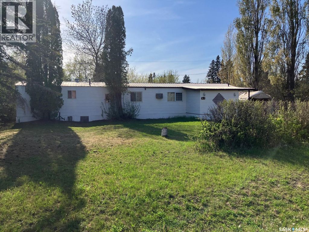 407 Railway Avenue, White Fox