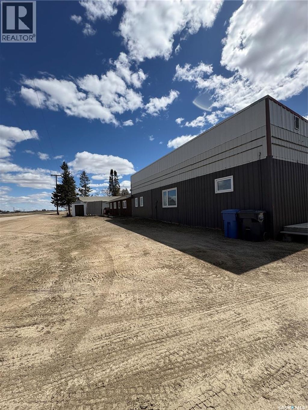 404 Yellowhead Highway, Theodore